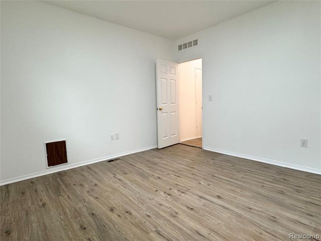 3095 Rolling Green Circle, Rochester Hills, MI 48309