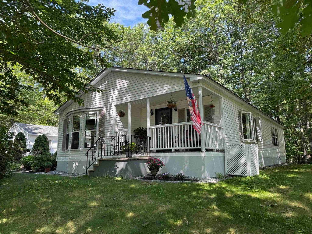 12 Kenyann Drive, Wolfeboro, NH 03894