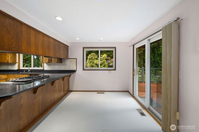 7011 165th Place SW, Edmonds, WA 98026