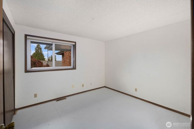 7011 165th Place SW, Edmonds, WA 98026