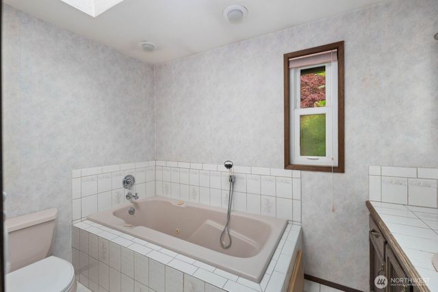 7011 165th Place SW, Edmonds, WA 98026