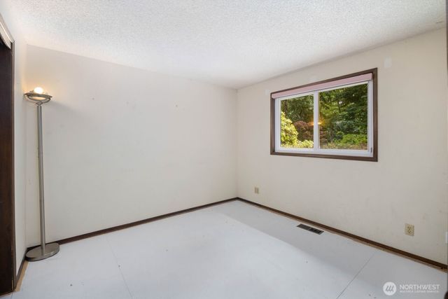 7011 165th Place SW, Edmonds, WA 98026