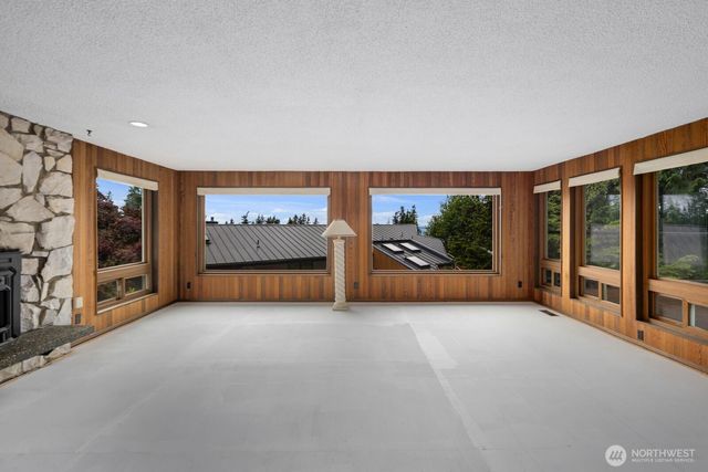 7011 165th Place SW, Edmonds, WA 98026