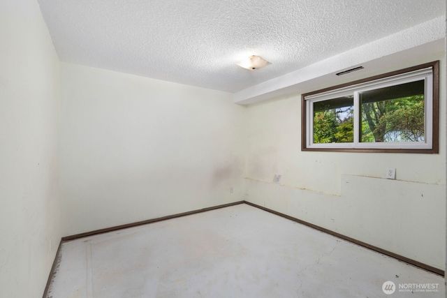 7011 165th Place SW, Edmonds, WA 98026