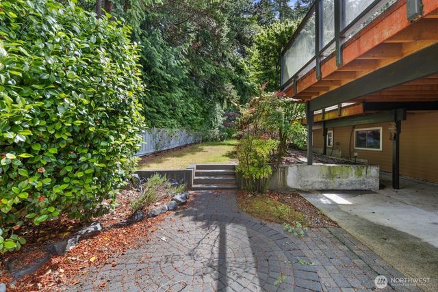 7011 165th Place SW, Edmonds, WA 98026