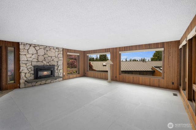 7011 165th Place SW, Edmonds, WA 98026