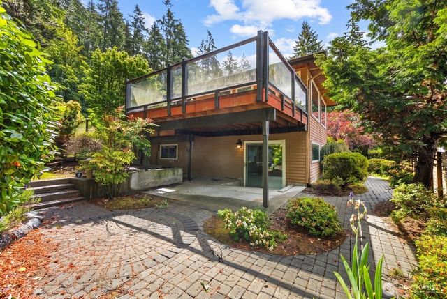 7011 165th Place SW, Edmonds, WA 98026