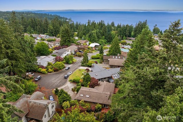 7011 165th Place SW, Edmonds, WA 98026