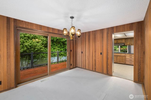 7011 165th Place SW, Edmonds, WA 98026