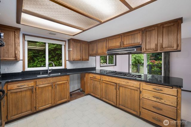 7011 165th Place SW, Edmonds, WA 98026