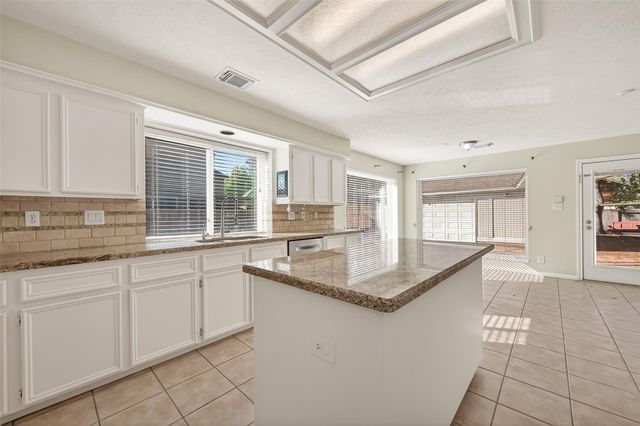 1918 Shadow Forest Drive, Katy, TX 77494