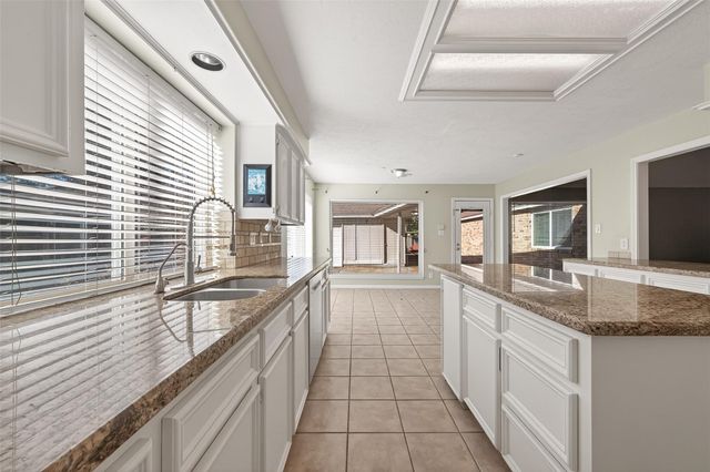 1918 Shadow Forest Drive, Katy, TX 77494