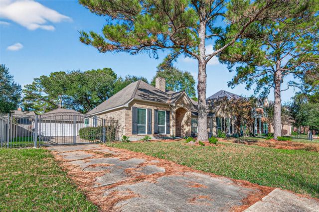 1918 Shadow Forest Drive, Katy, TX 77494