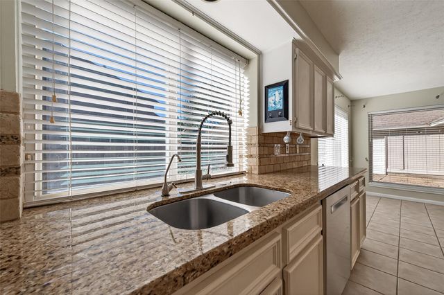 1918 Shadow Forest Drive, Katy, TX 77494