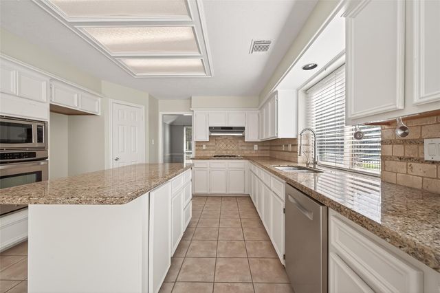 1918 Shadow Forest Drive, Katy, TX 77494