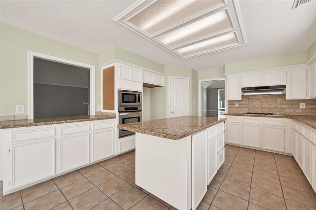 1918 Shadow Forest Drive, Katy, TX 77494