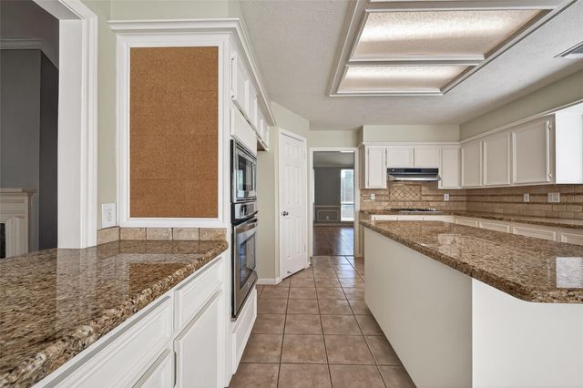 1918 Shadow Forest Drive, Katy, TX 77494