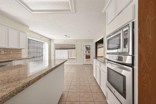 1918 Shadow Forest Drive, Katy, TX 77494