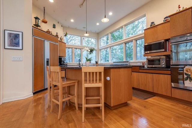 537 E Fawn Ridge Trail, Bloomington, IN 47408