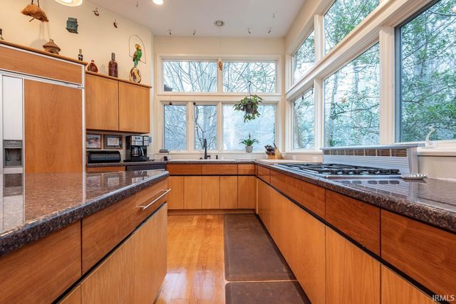 537 E Fawn Ridge Trail, Bloomington, IN 47408