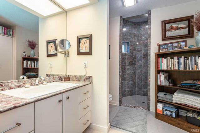 537 E Fawn Ridge Trail, Bloomington, IN 47408