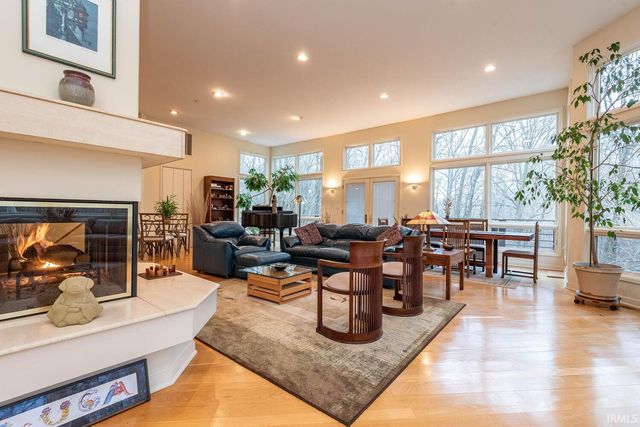 537 E Fawn Ridge Trail, Bloomington, IN 47408