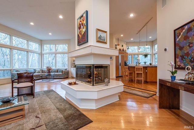 537 E Fawn Ridge Trail, Bloomington, IN 47408