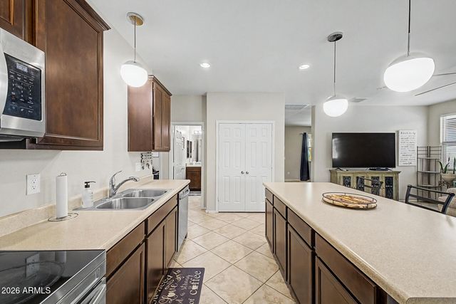 8873 N 71ST Drive, Peoria, AZ 85345