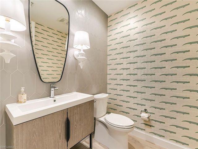 1125 Central AVE 574, Naples, FL 34102