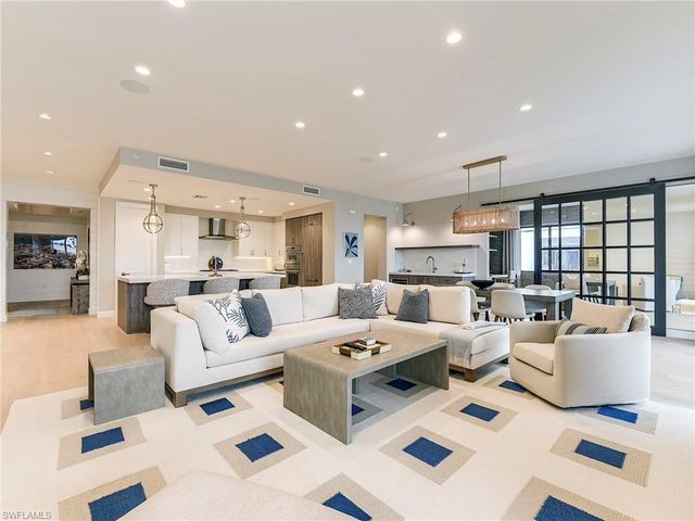 1125 Central AVE 574, Naples, FL 34102