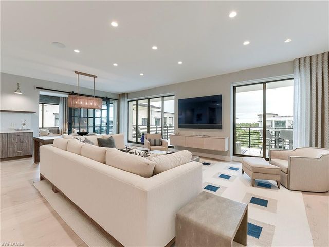 1125 Central AVE 574, Naples, FL 34102