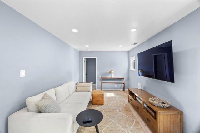 555 Begier Avenue, San Leandro, CA 94577