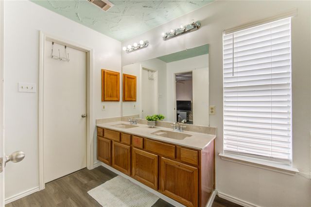 13563 San Martin Lane, Houston, TX 77083