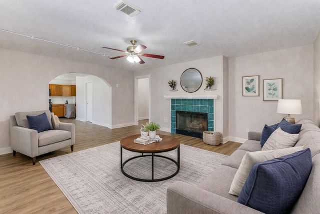 13563 San Martin Lane, Houston, TX 77083