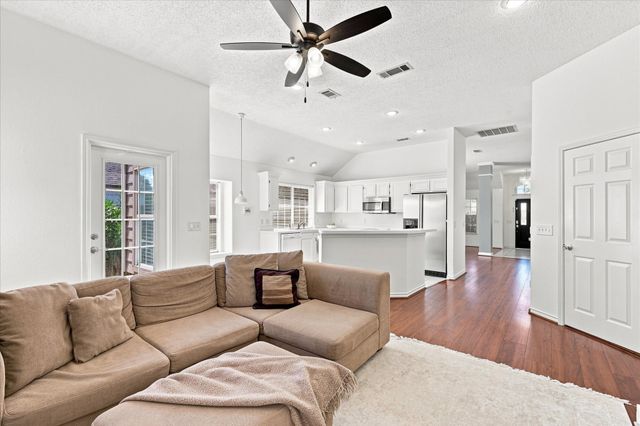 204 Meredith Court, Irving, TX 75063