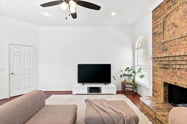 204 Meredith Court, Irving, TX 75063