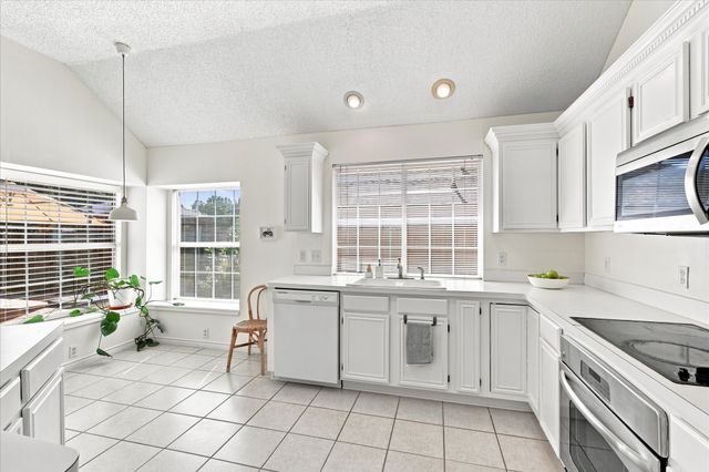 204 Meredith Court, Irving, TX 75063