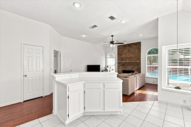 204 Meredith Court, Irving, TX 75063