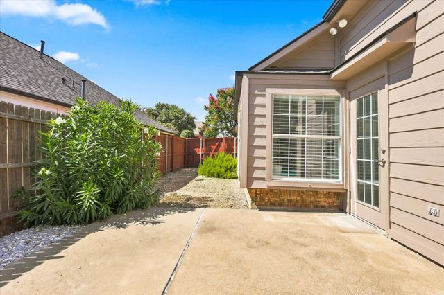 204 Meredith Court, Irving, TX 75063