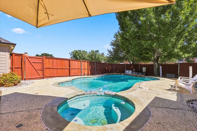 204 Meredith Court, Irving, TX 75063