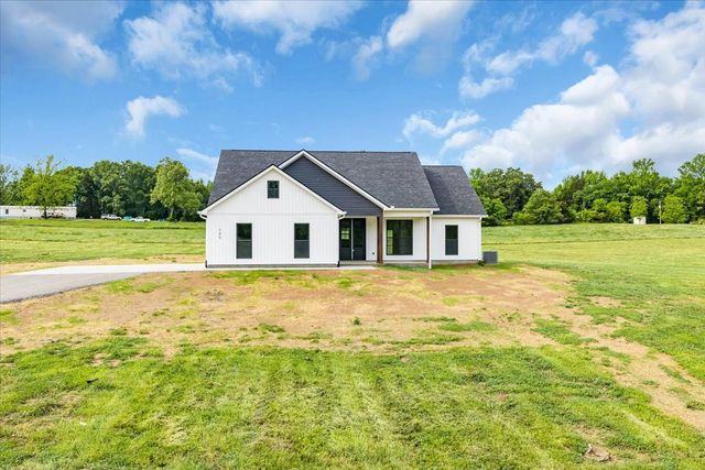 749 Edd Ramsey Rd, Mcminnville, TN 37110