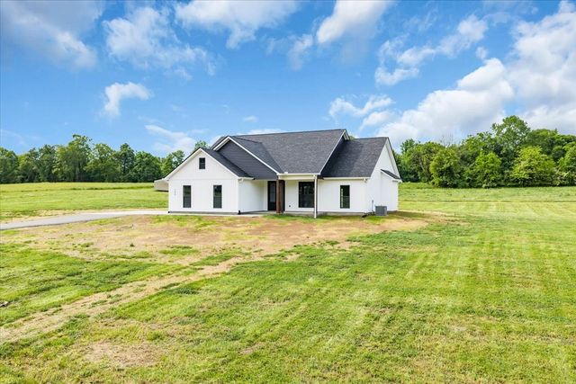 749 Edd Ramsey Rd, Mcminnville, TN 37110