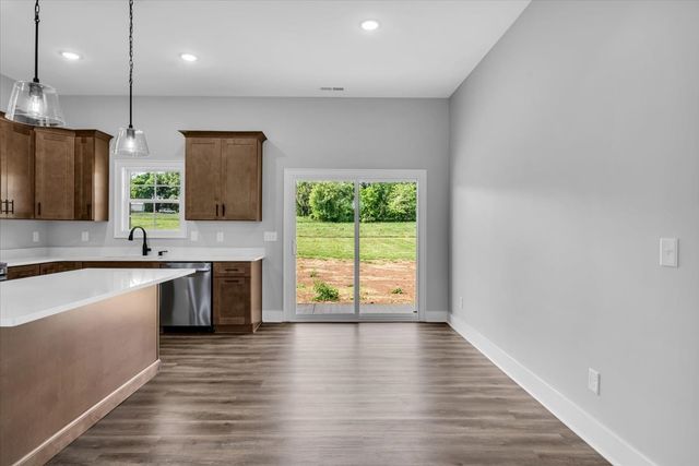 749 Edd Ramsey Rd, Mcminnville, TN 37110