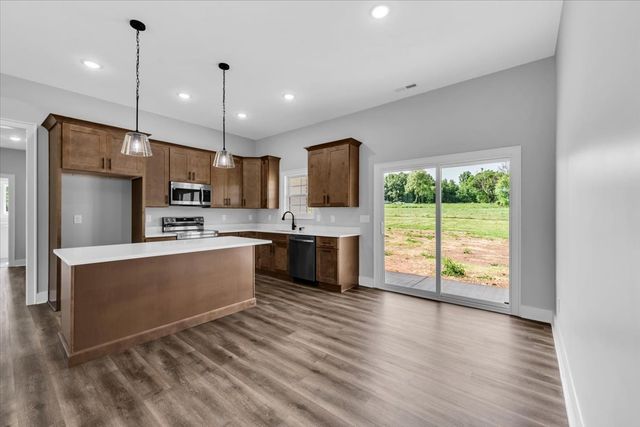 749 Edd Ramsey Rd, Mcminnville, TN 37110