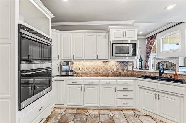 5406 Bent Tree Drive, Rogers, AR 72758