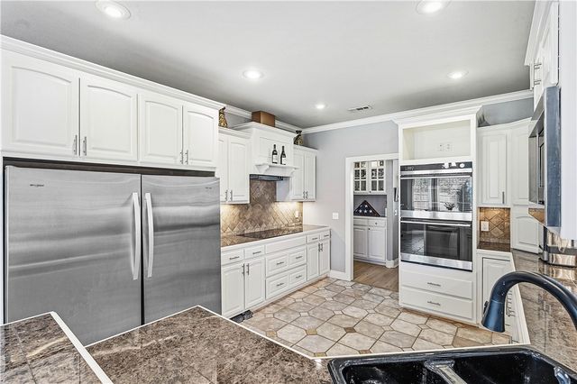 5406 Bent Tree Drive, Rogers, AR 72758