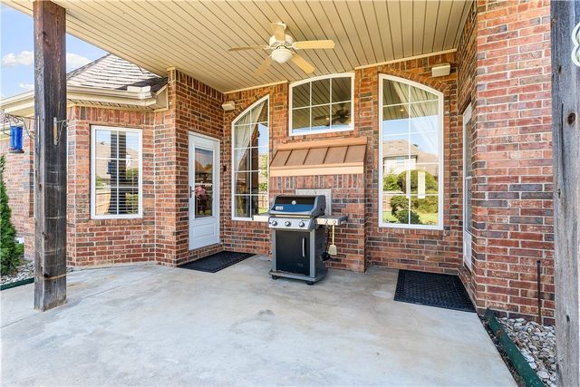 5406 Bent Tree Drive, Rogers, AR 72758