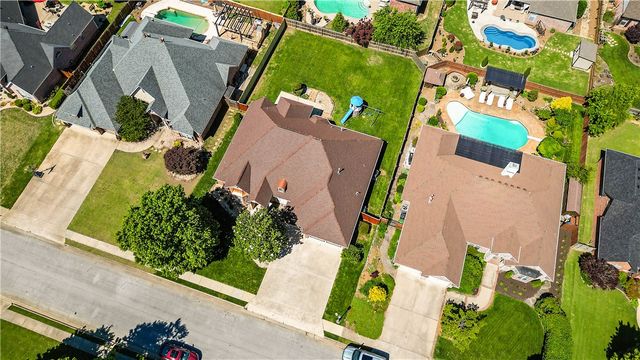 5406 Bent Tree Drive, Rogers, AR 72758