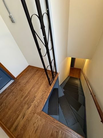 10653 S Mackinaw Avenue, Chicago, IL 60617