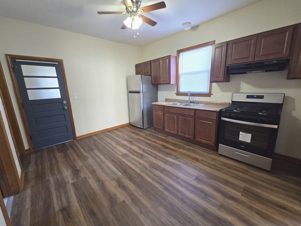 10653 S Mackinaw Avenue, Chicago, IL 60617 — photo 4